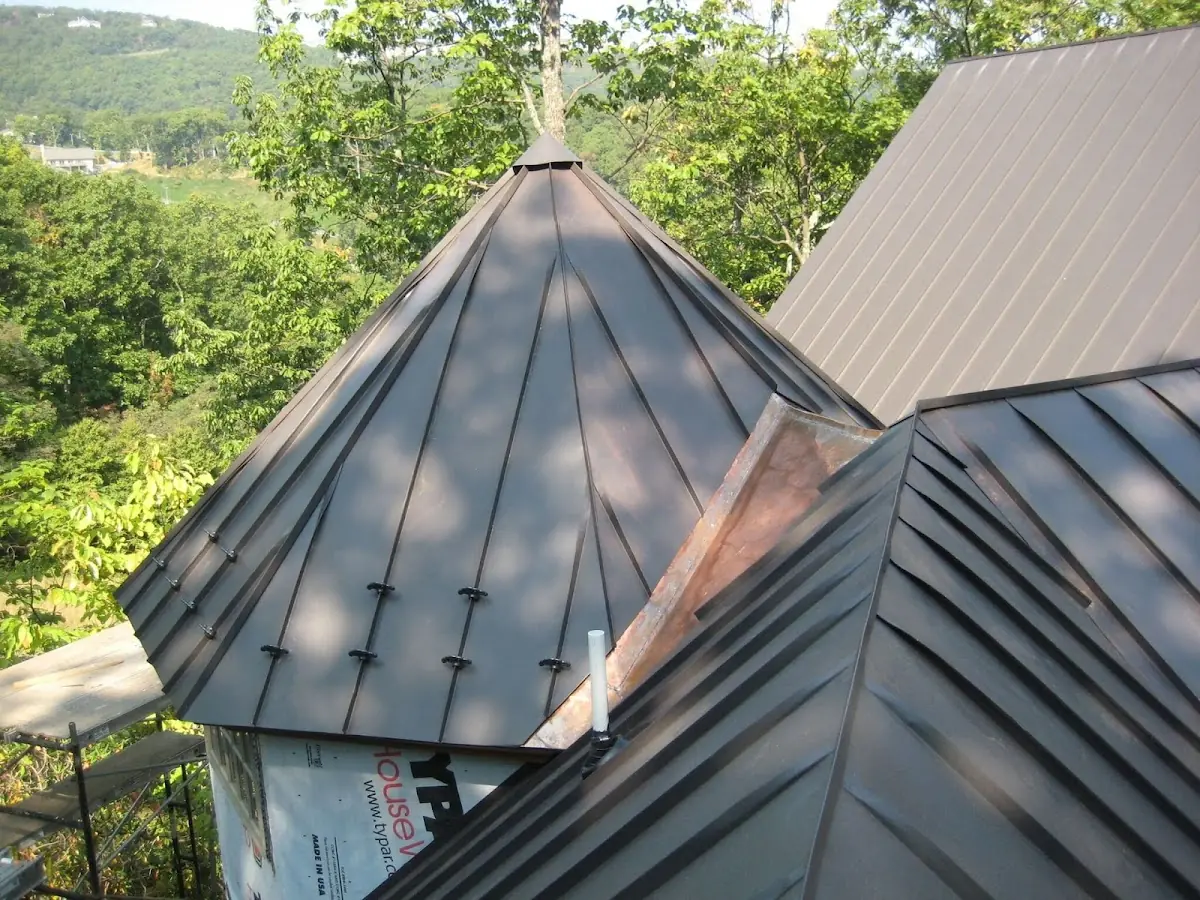 Professional Gutter Cleaning by Craftsman Roofing in Sun Village